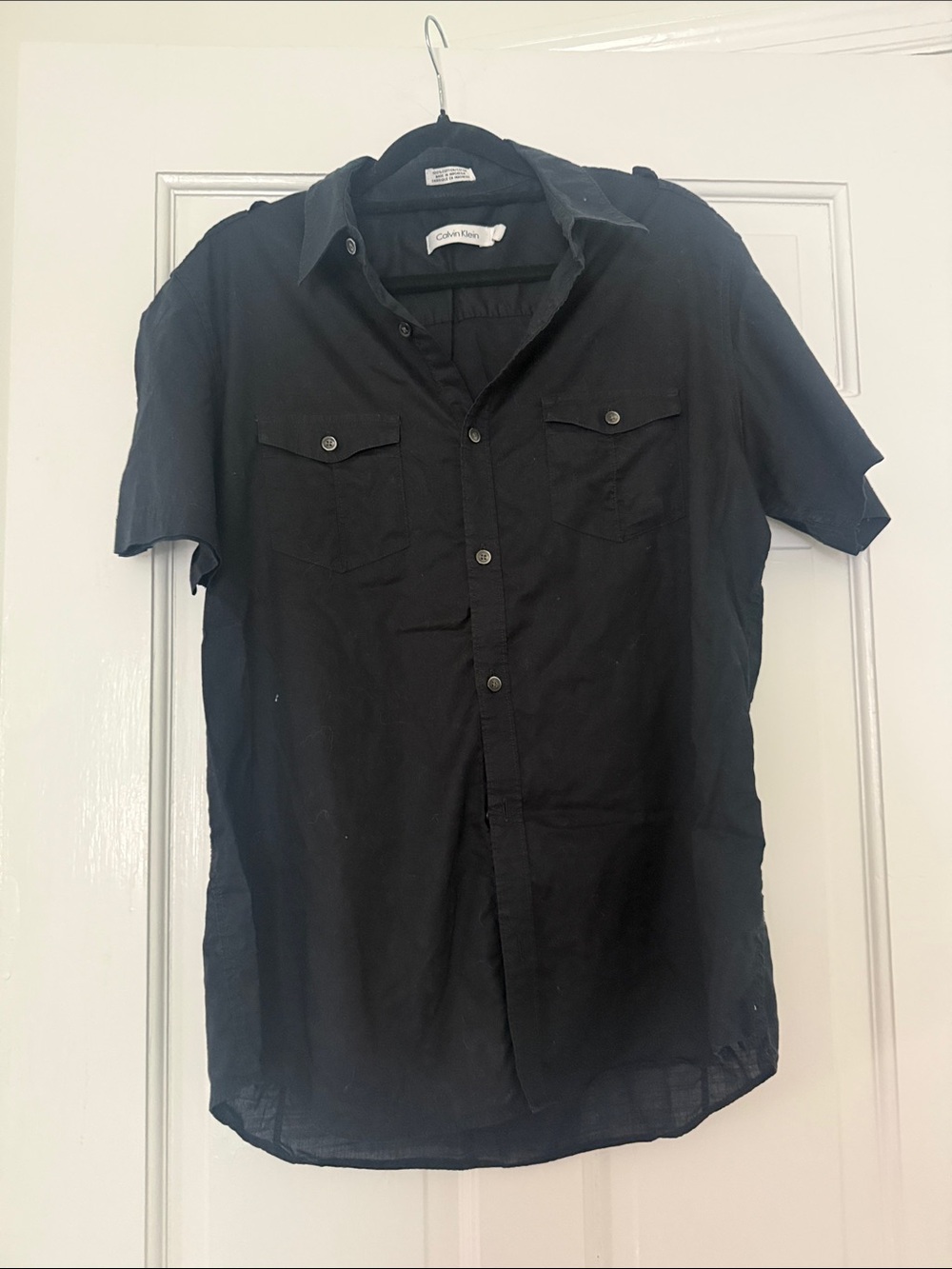 Calvin Klein Men’s Black Short-Sleeve Button-Down Shirt with Chest Pockets